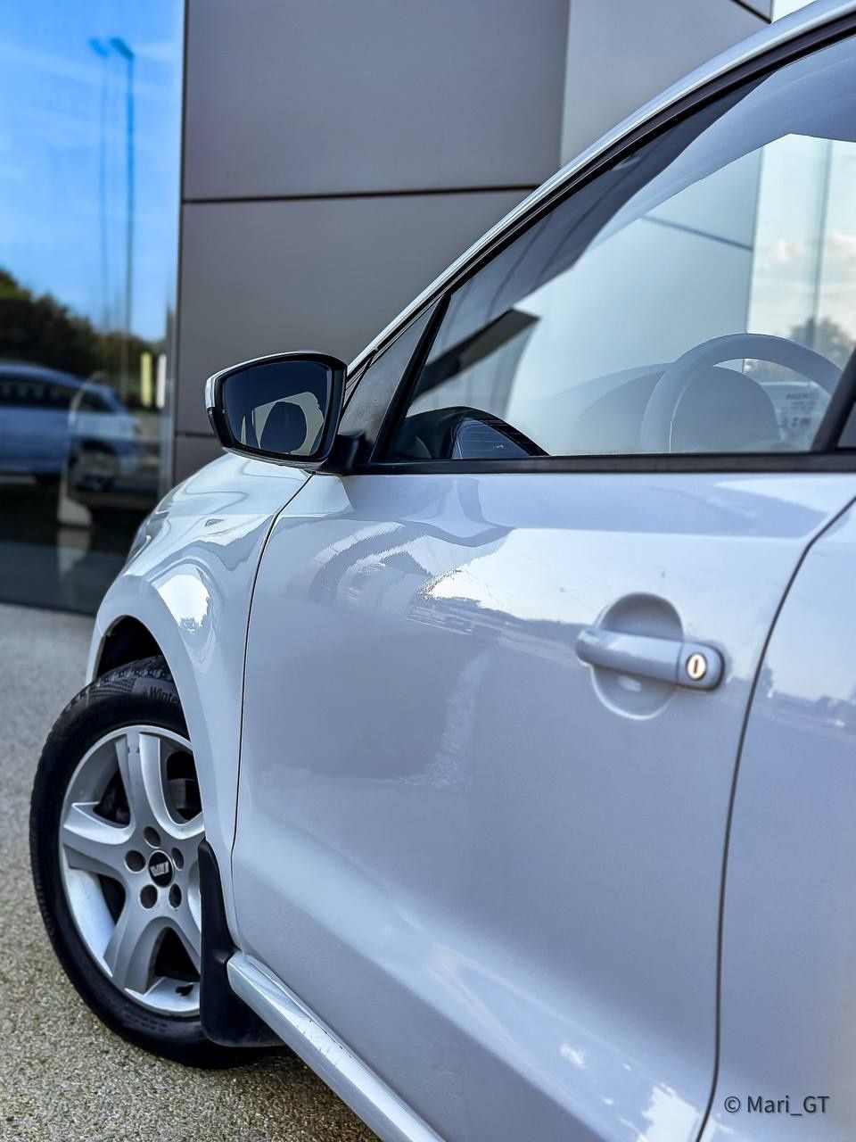 Volkswagen Polo 1.4 AT хетчбек Official