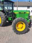 John Deere 3140.