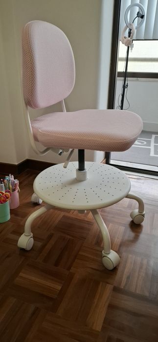 Secretária e cadeira para criança