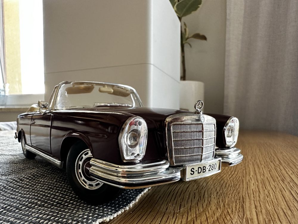 Model metalowy Mercedes 280 SE 1:18 producent Maisto