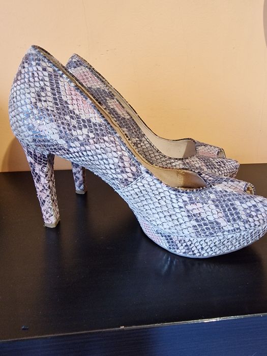 Sapatos Salto em Pele Rockport