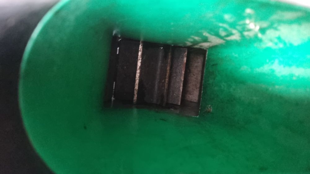 Rozdrabniacz do gałęzi frezowy Top Craft   z koszem 2800 Watt rębak