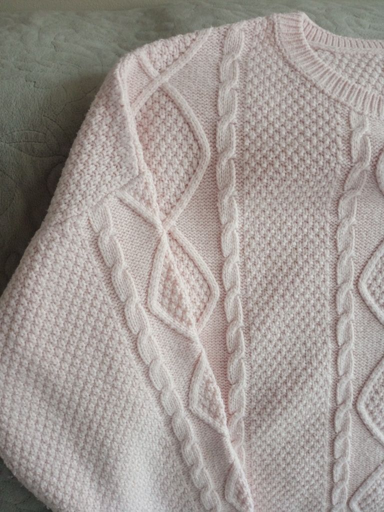 Sweter damski oversize Sinsay pudrowy róż splot warkocz Sinsay rozm. S
