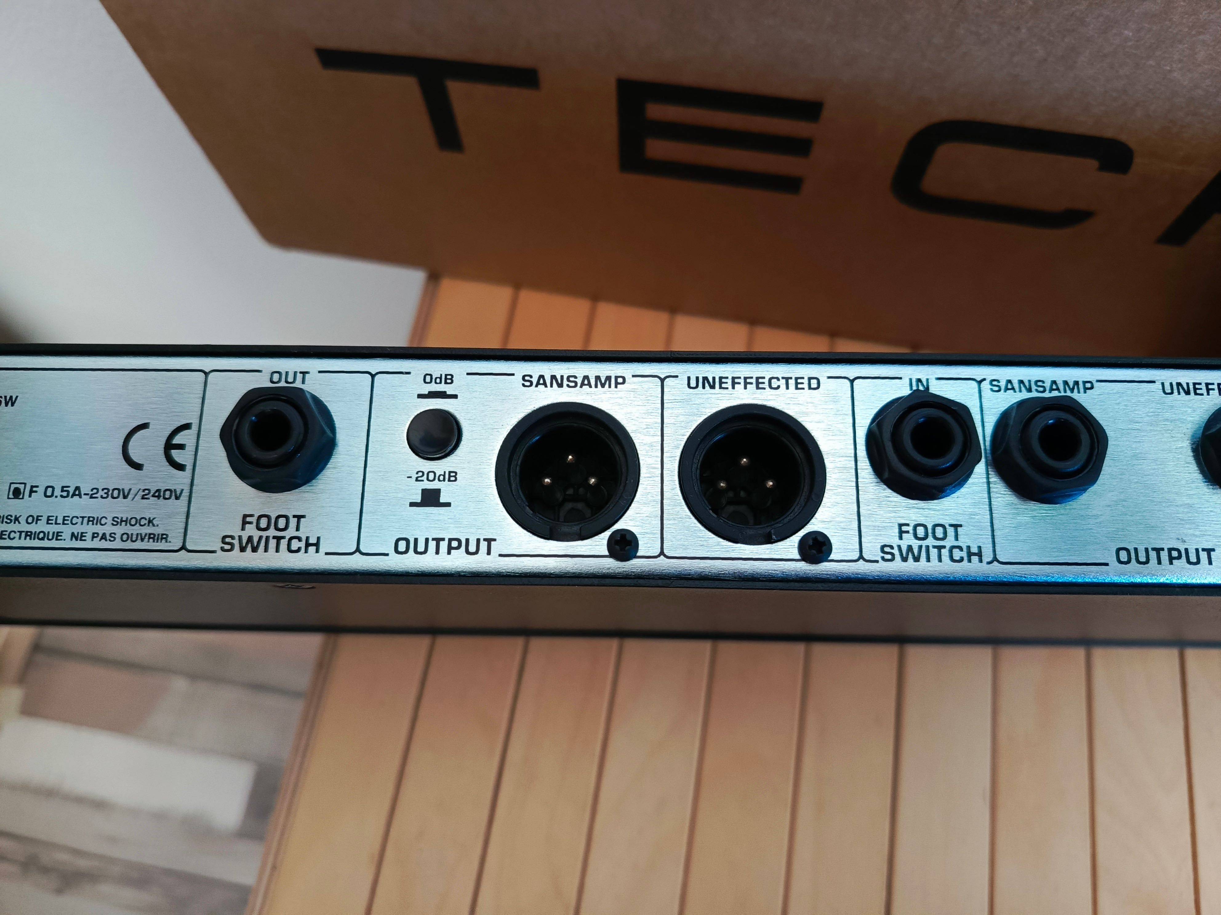 TECH 21 SanSamp RBI preamp do basu gitary basowej