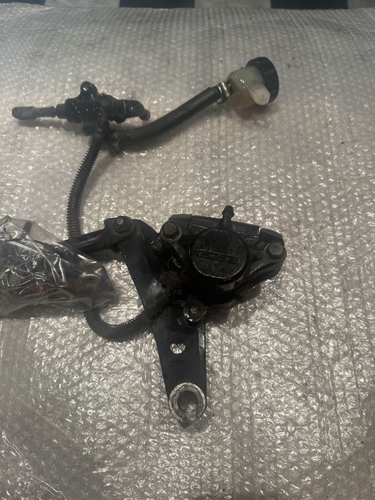 ZACISK pompa Stopka Hamulca Czujnik zbiornicze YAMAHA FJ 1100 V192