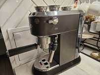 Ekspres kolbowy Delonghi prawie nowy
