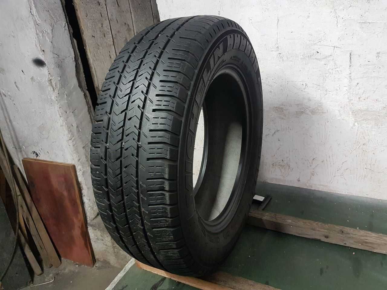 Opona pojedynka letnia 215/65R16C 5mm Michelin Agilis 51 2018r