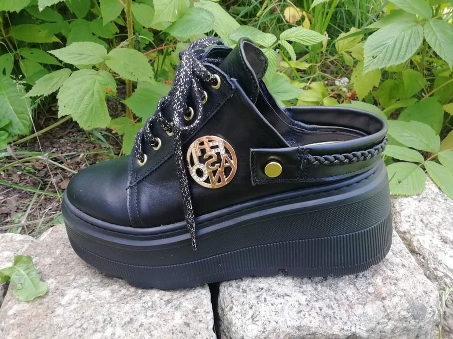 Piękne mokasyny klapki naturalna skóra nowość