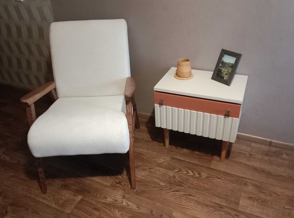 Тумба радянських часів.