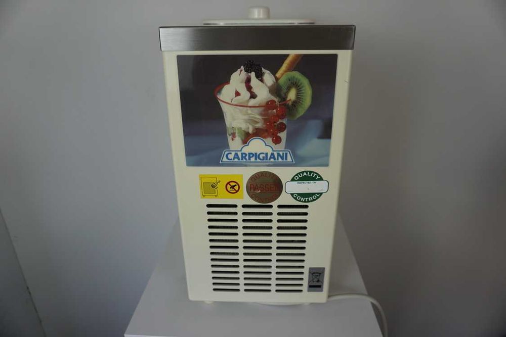 Automat bitej śmietany ubijaczka śmietaniarka Carpigiani Ecowip G 33%
