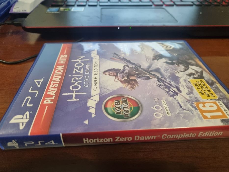 Jogo ps4 horizon zero dawn - português