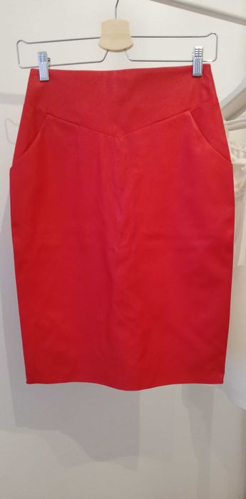 Czerwona spódnica, eko skóra.