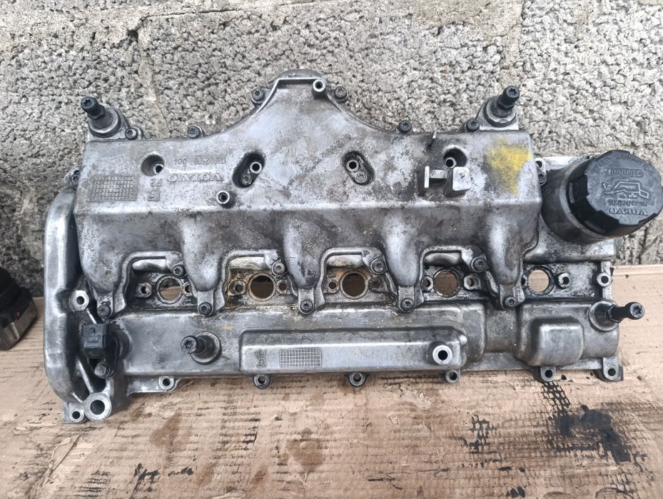 Кришка клапанів впускний колектор 2.4 D5 Volvo S60 V70 S80 XC90