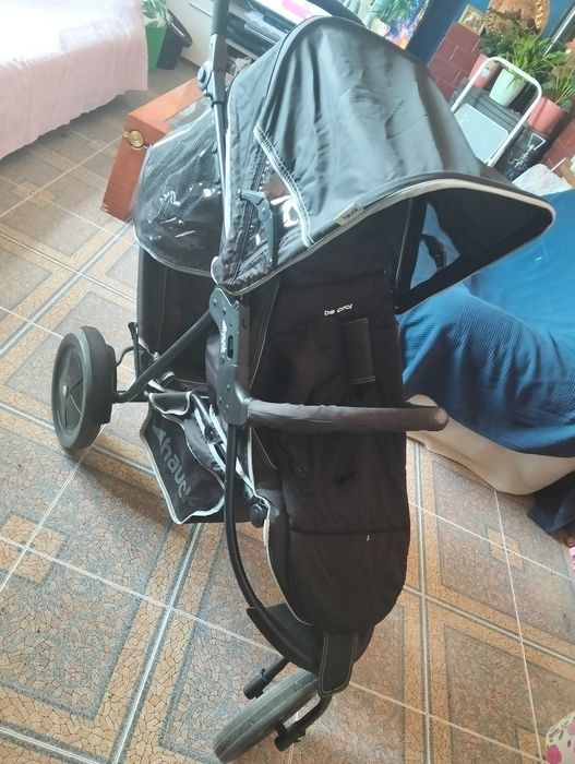 Carinho de passeio de gêmeos