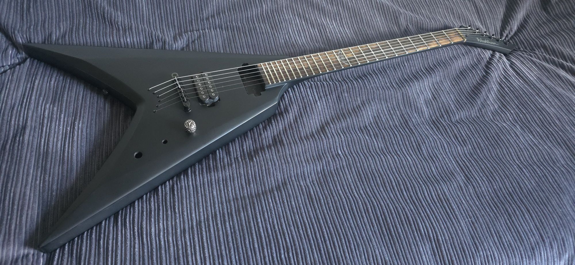 Gitara do metalu. Washburn Parallaxe V260. Flying  V-ka. Nie Solar.