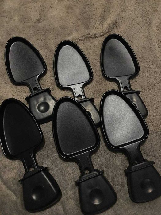 Електричний раклетний гриль