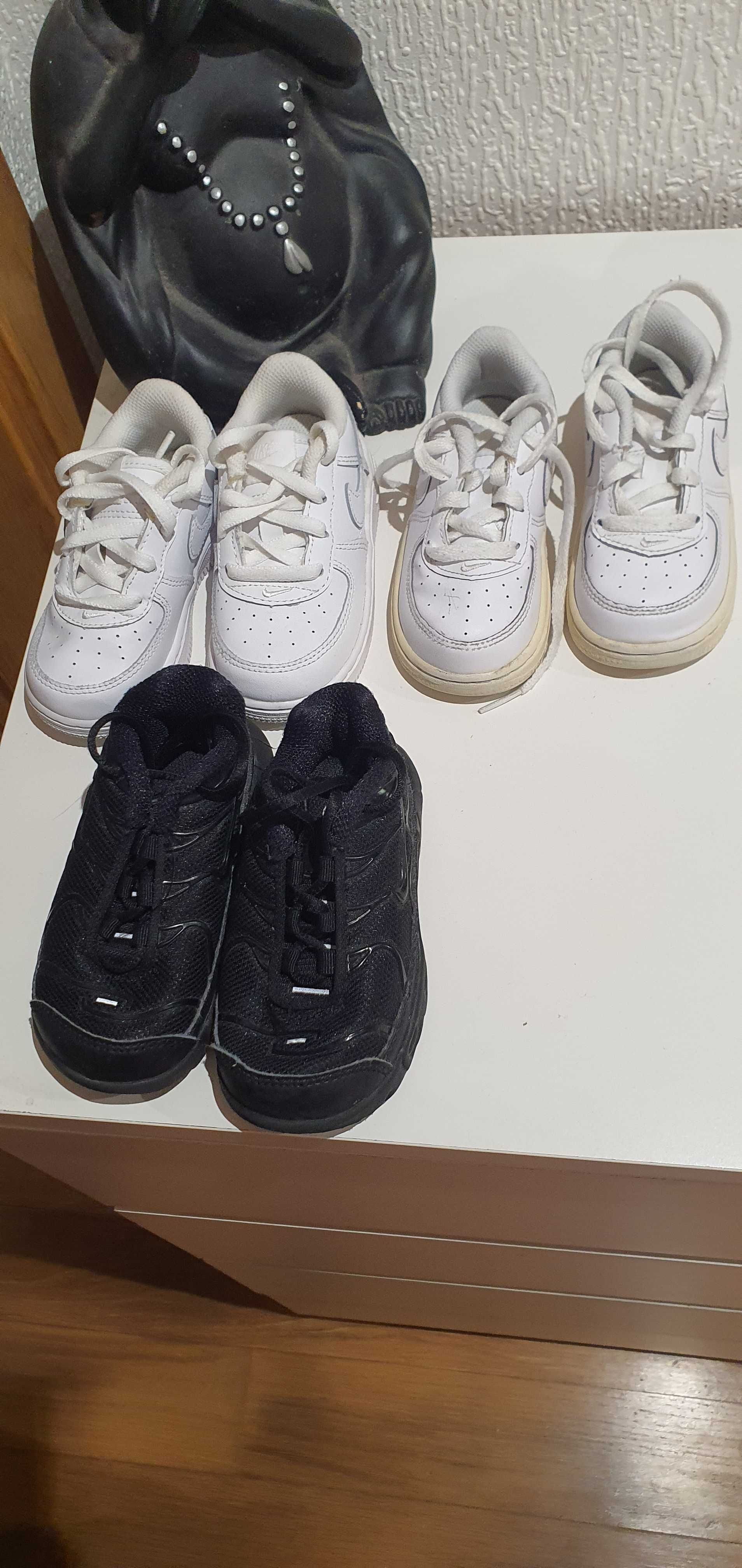 Adidas nike duck cada 25€a30€