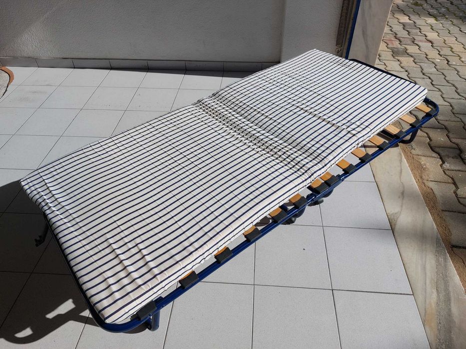 Cama dobrável IKEA SANDVIKA solteiro 190 cm x 80 cm - pouco uso
