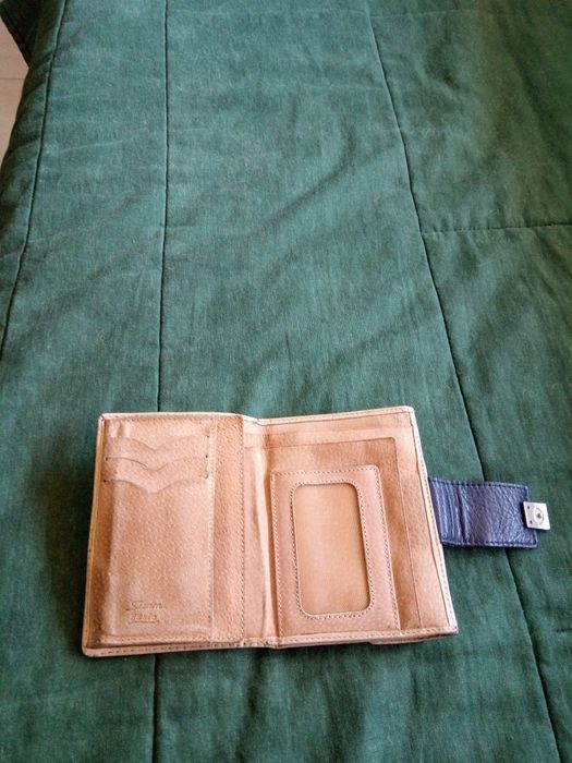 Carteira toda forrada a pele verdadeira