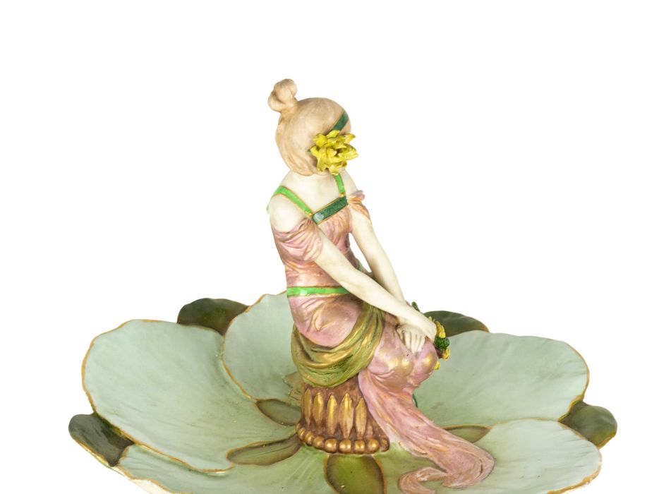 Estatueta porcelana nenúfar Ernst Wahliss | Arte Nova