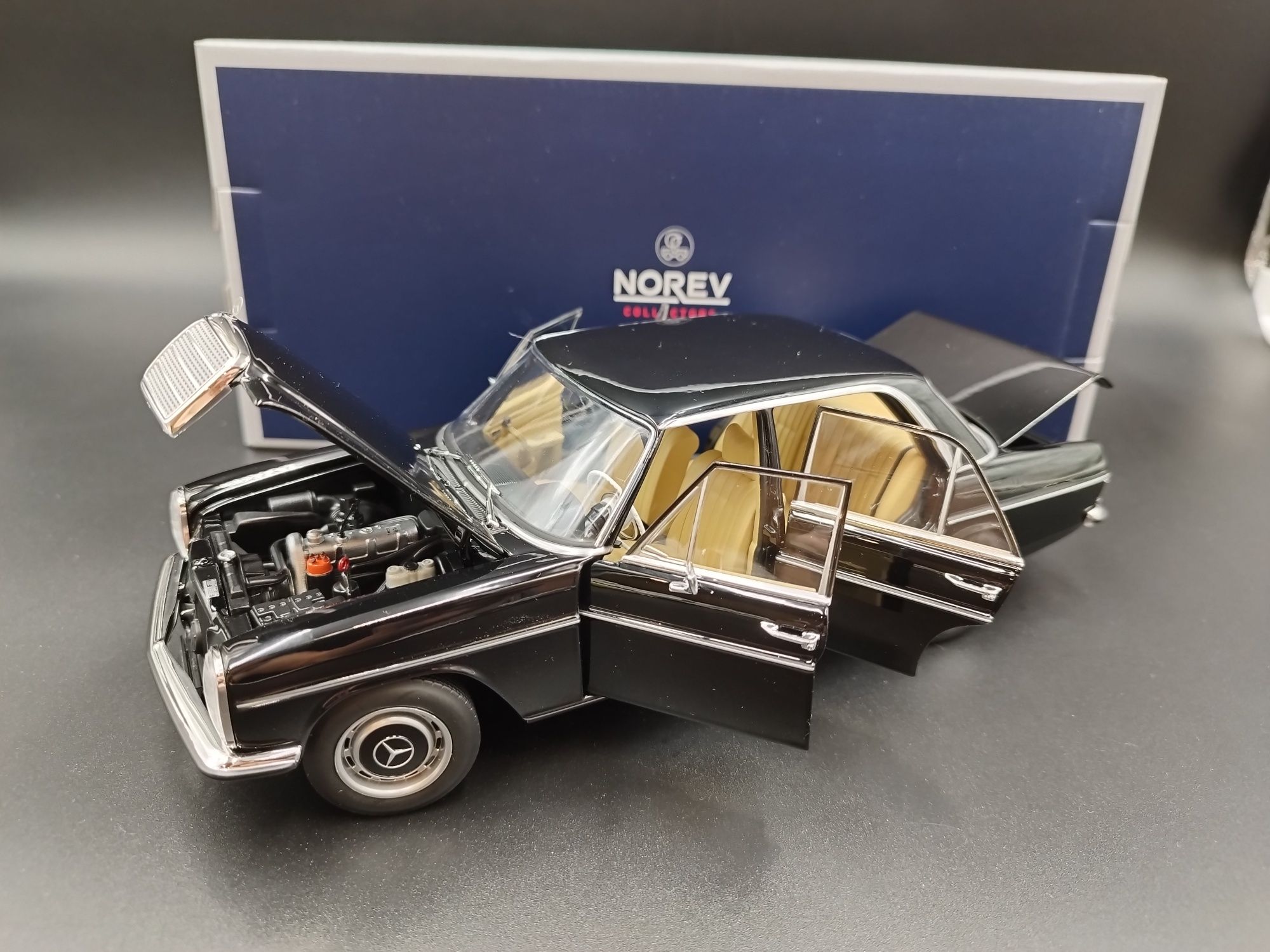 1:18  Norev 1968  Mercedes 200 W115 model nowy