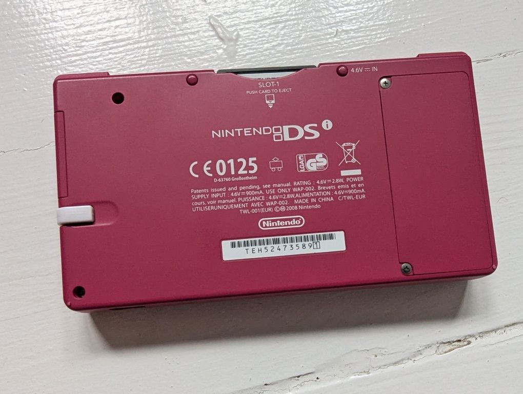 Nintendo DSi różowe z grą Crossword i pokrowcem