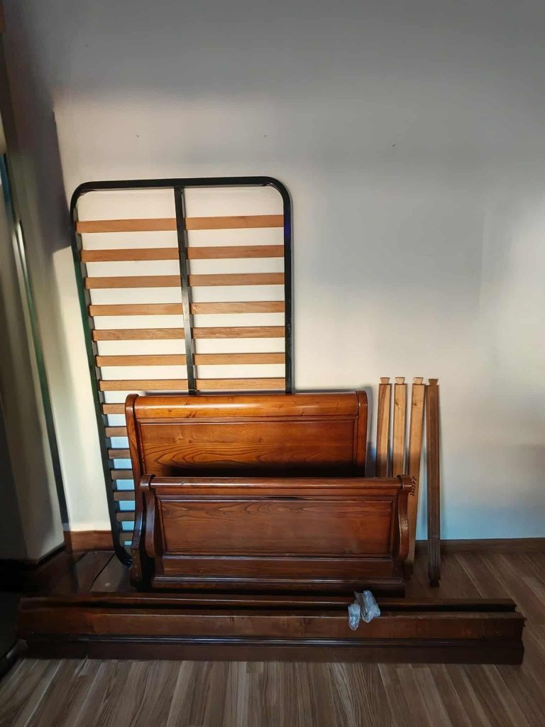 OPORTUNIDADE Cama Completa + Estrado em madeira de Castanho (Valor Ne