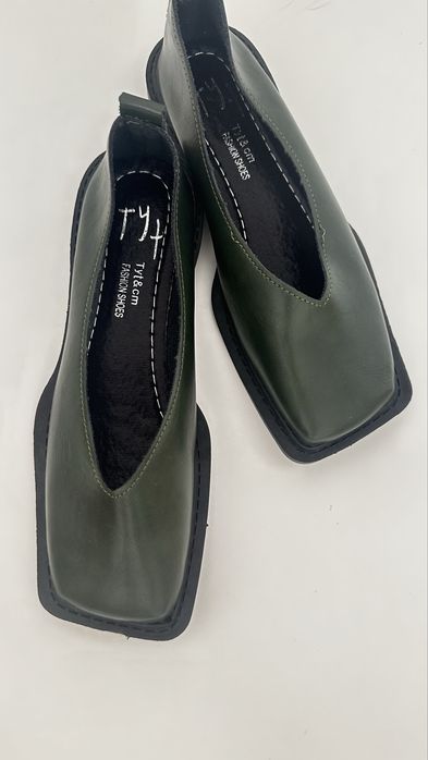 Туфлі з квадратним носком