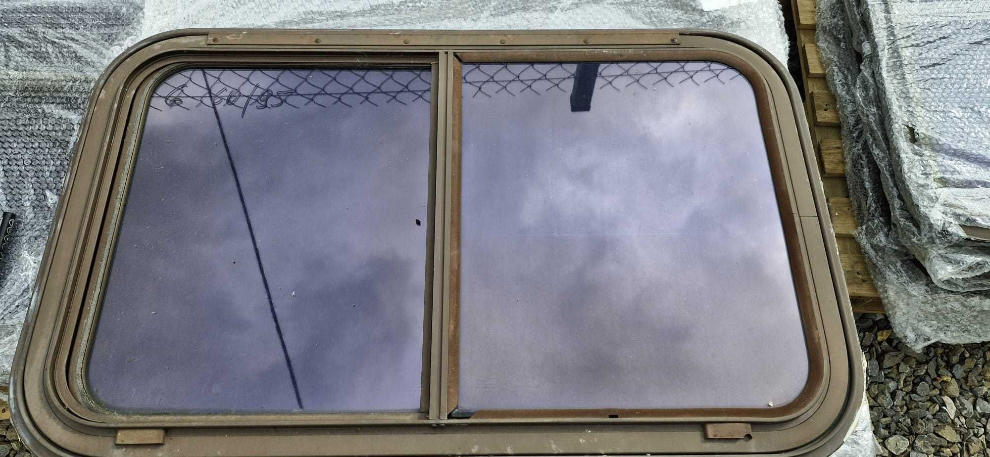 Oryginalne amerykańskie okno do kampera