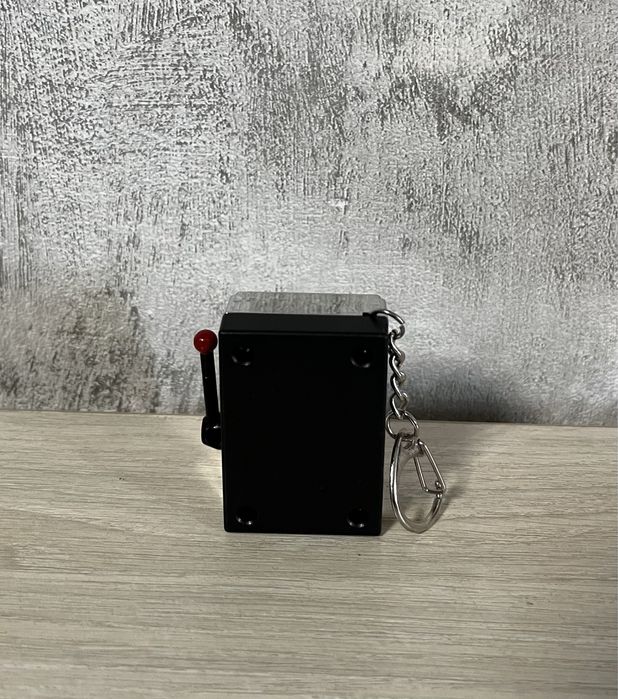 Брелок Ігровий Автомат талісман удачі аксесуар для любителів азарту!