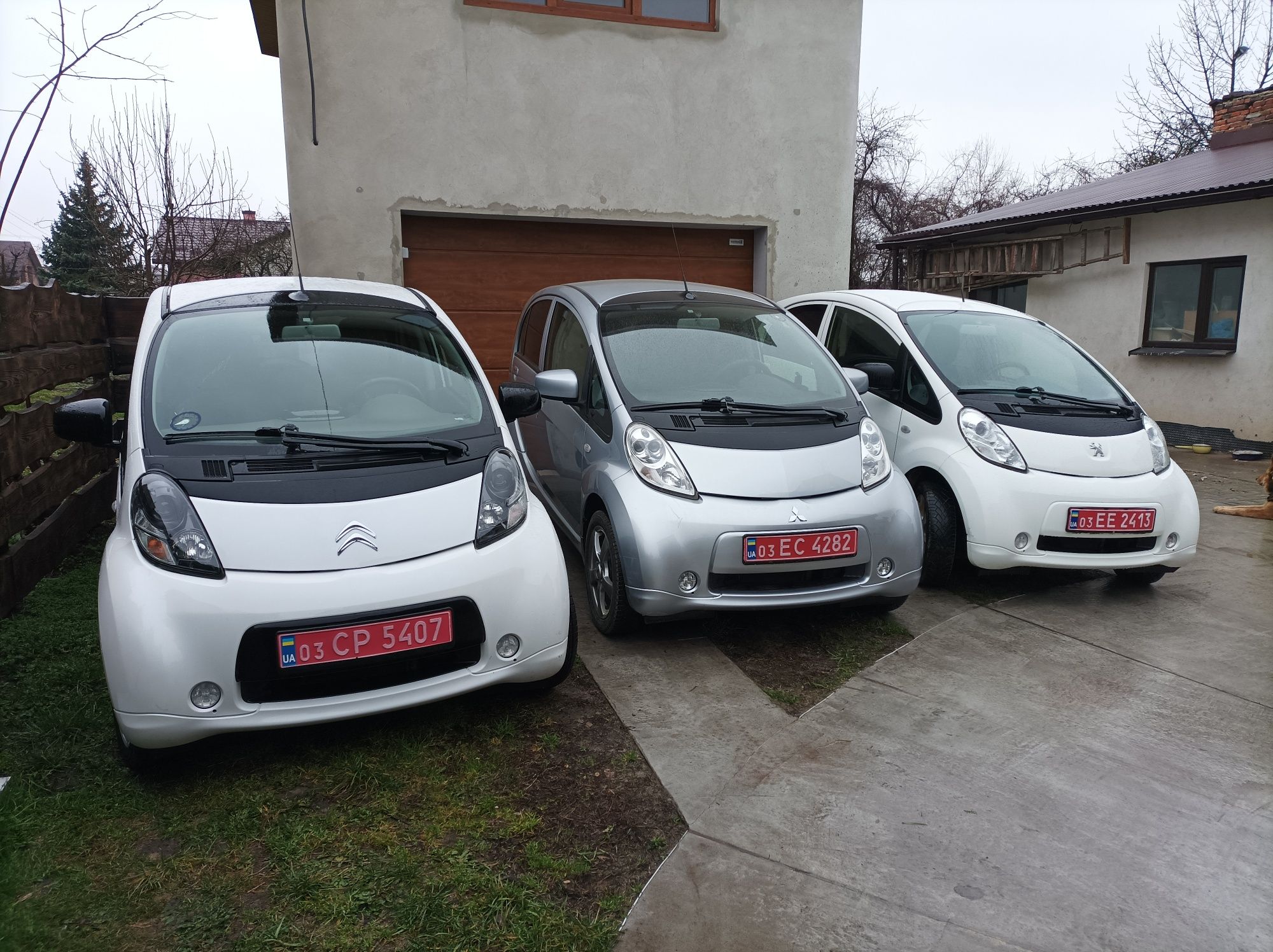 Електроавтомобіль Сітроєн С-зеро, Mitsubishi І-miev Peugeot Ion