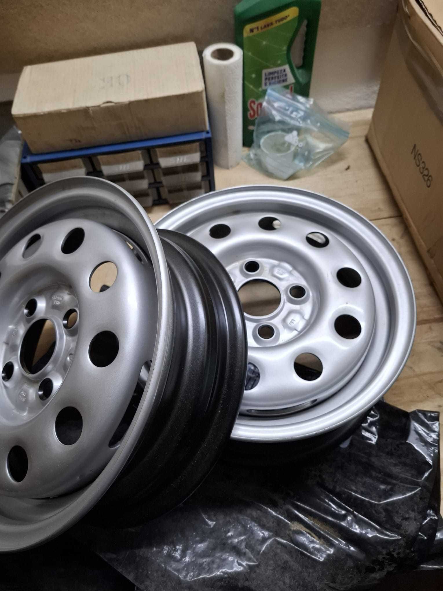 Vendo 2 jantes 13 NOVAS 4x100
