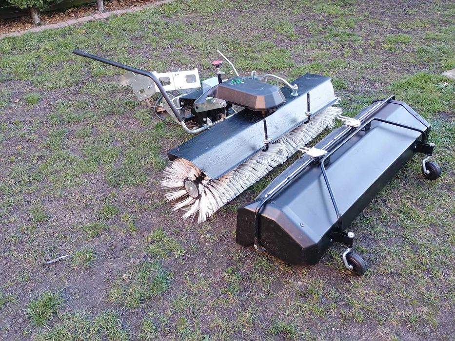 Zamiatarka szczotka do traktorka kosiarki kosz