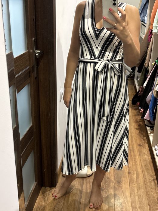 Sukienka bialo czarna w paski H&M 36
