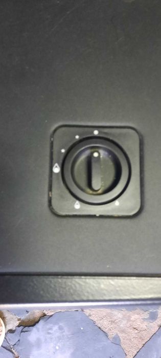 Dois aquecedores: 1 a gás (c/botija cheia) e 1 a óleo