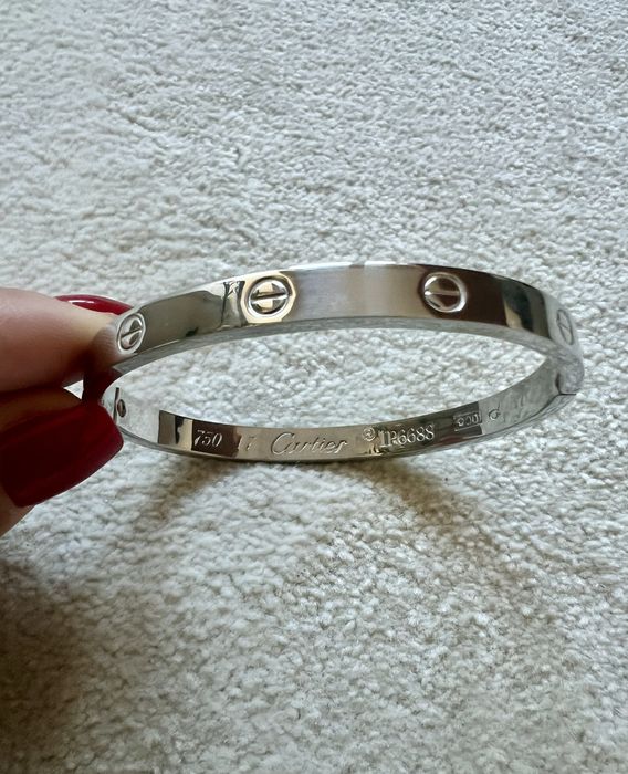 Pulseira prateada modelo da Cartier tamanho 17