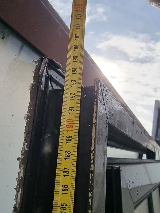 Porta alunio castanho