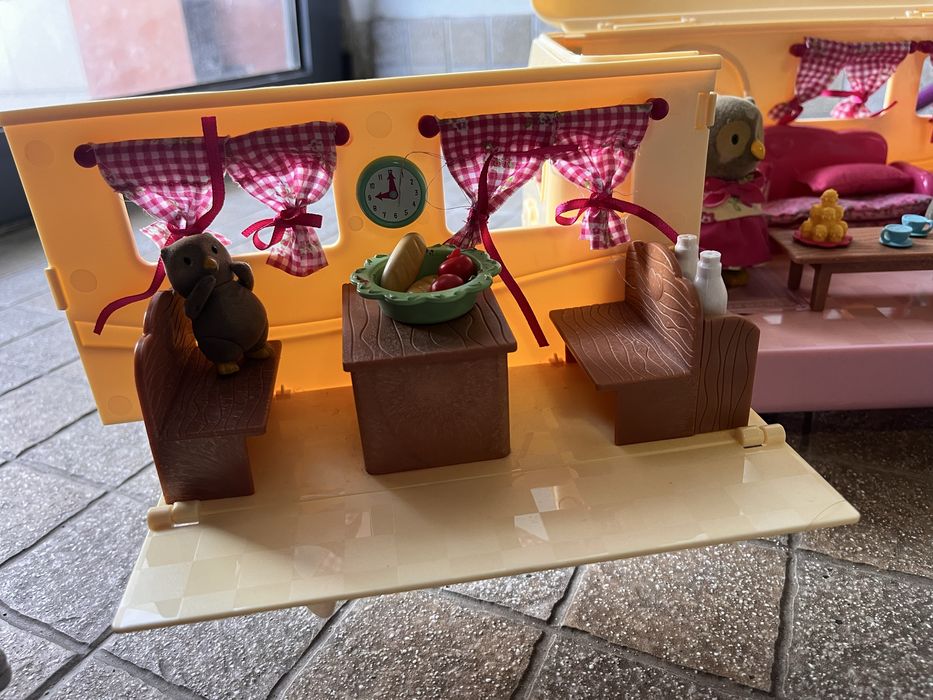Caravana e carro de brincar da Imaginarium