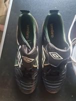 Buty piłkarskie foorlyballówki umbro 45 nowe
