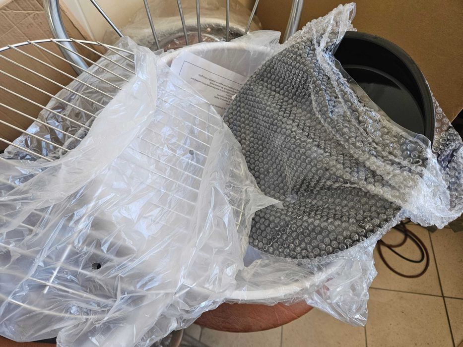 Grill przenośny w kształcie piłki nożnej