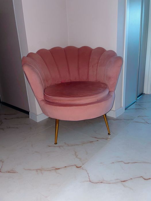 Fotel muszla muszelka welurowe bruny róż