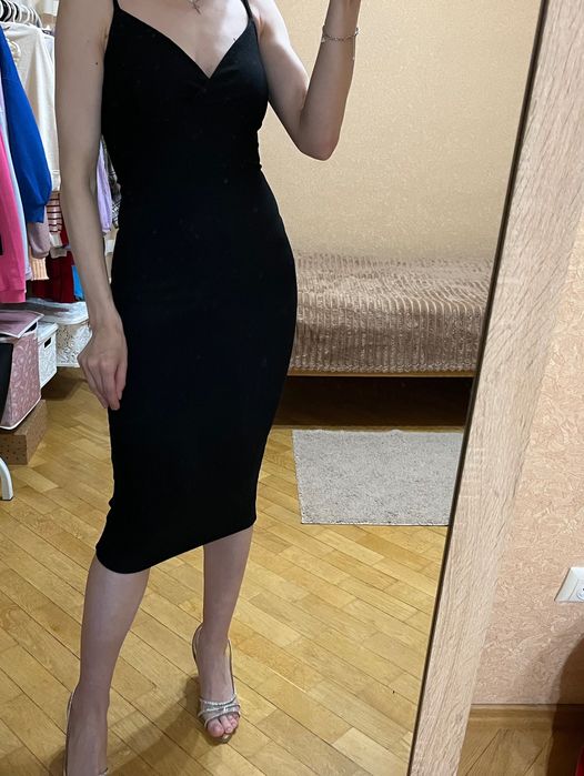 Сукня в вечірньому стилі