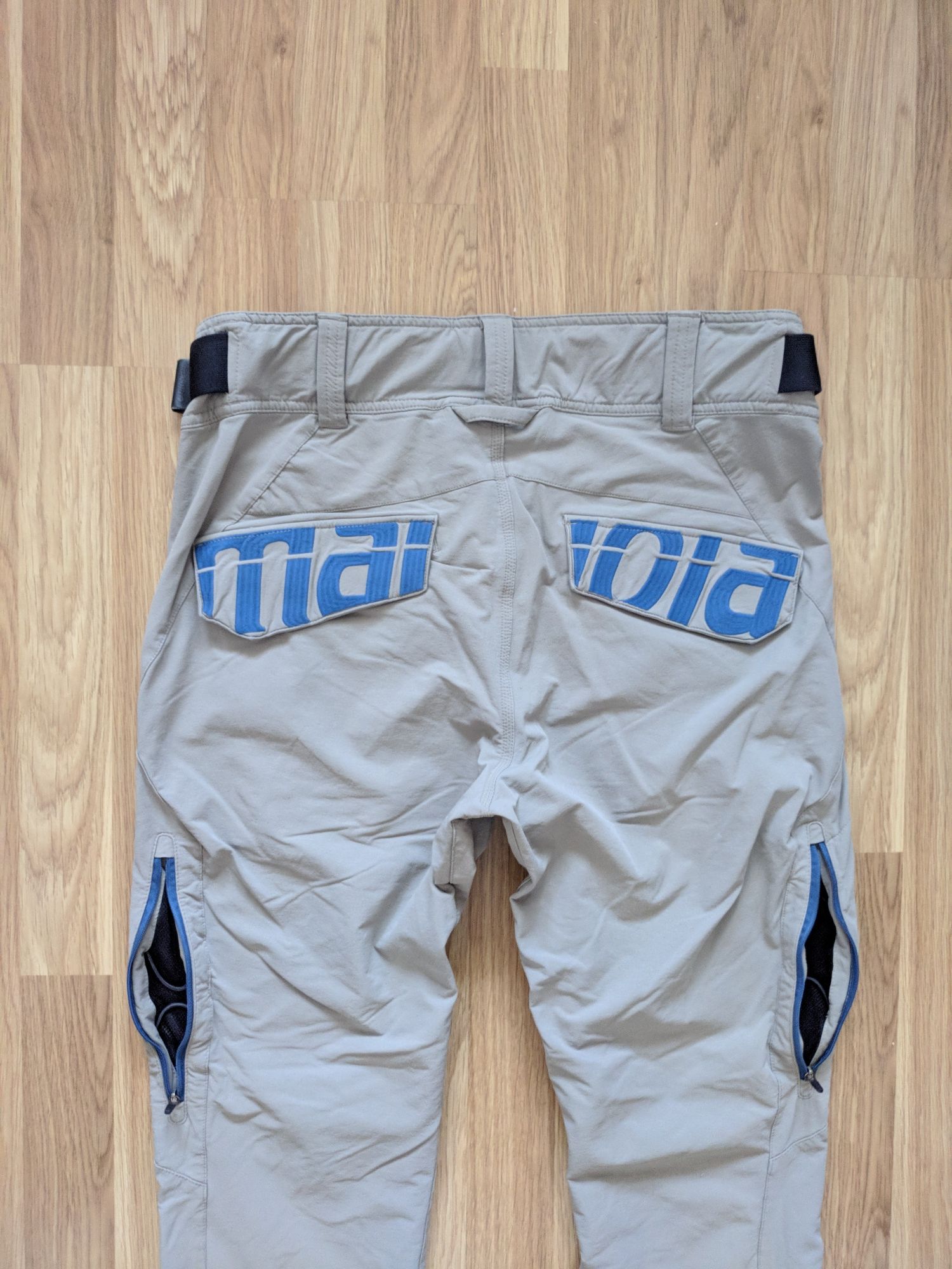 Эластичные трекинговые softshell штаны maloja