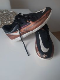 Halówki Nike Phantom roz.36.5