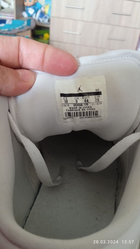 Чоловіче шкіряне взуття 43 розмір,Nike and iceberg