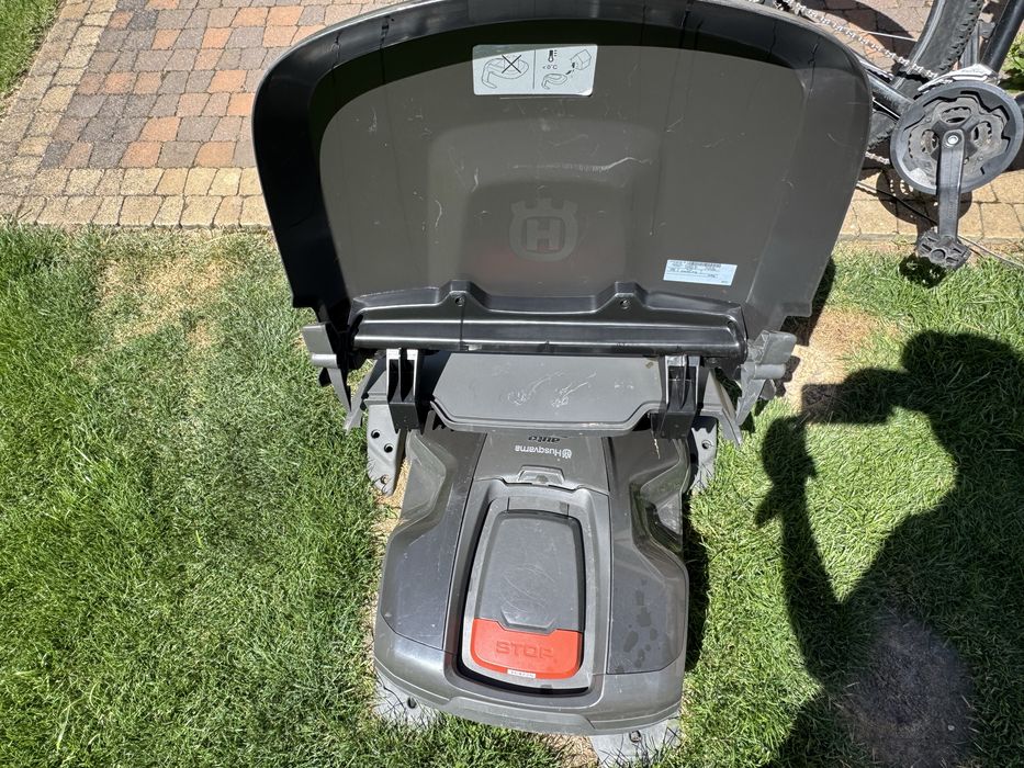 Husqvarna 310 z domkiem robot koszący. Prywanie po serwisie,