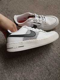 Кросівки Nike Air Force 1 LV8   кроссовки оригінальні.