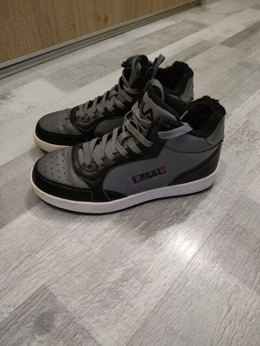 Sprzedam buty Fila zimowe R.37