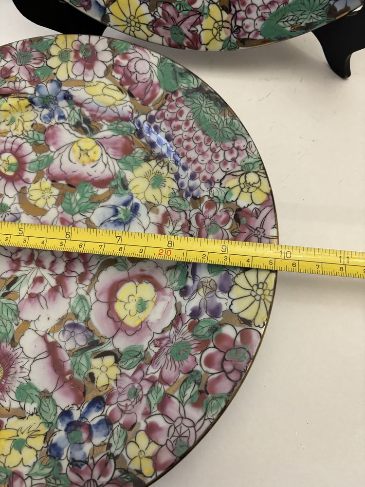 Par de Pratos  antigos em porcelana Chinesa Mil Flores .