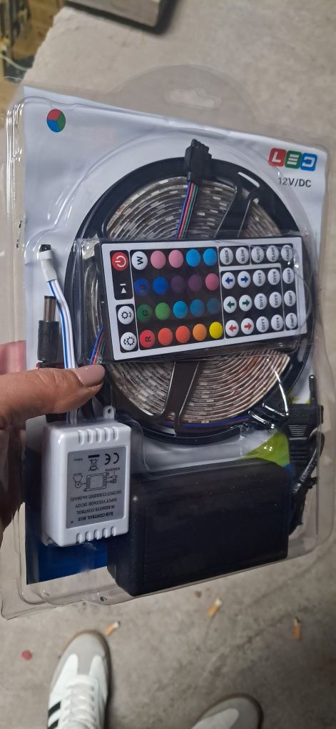 Taśma led Ledy samoprzylepne 5m rgb biały zimny z zasilaczem pilotem
